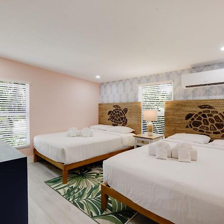 Charming Suite With Balcony And Bikes At Historic Sandpiper Inn 새니벨 외부 사진